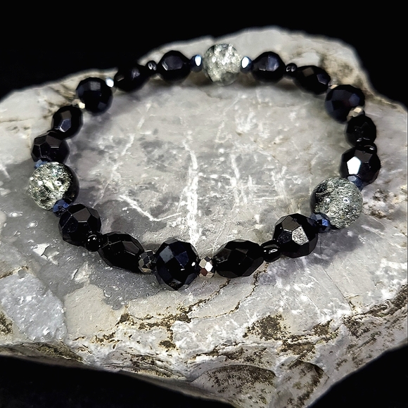 Handmade Black Glass Triple Moon Bracelet Repurposed Vintage Beads - Picture 7 of 11